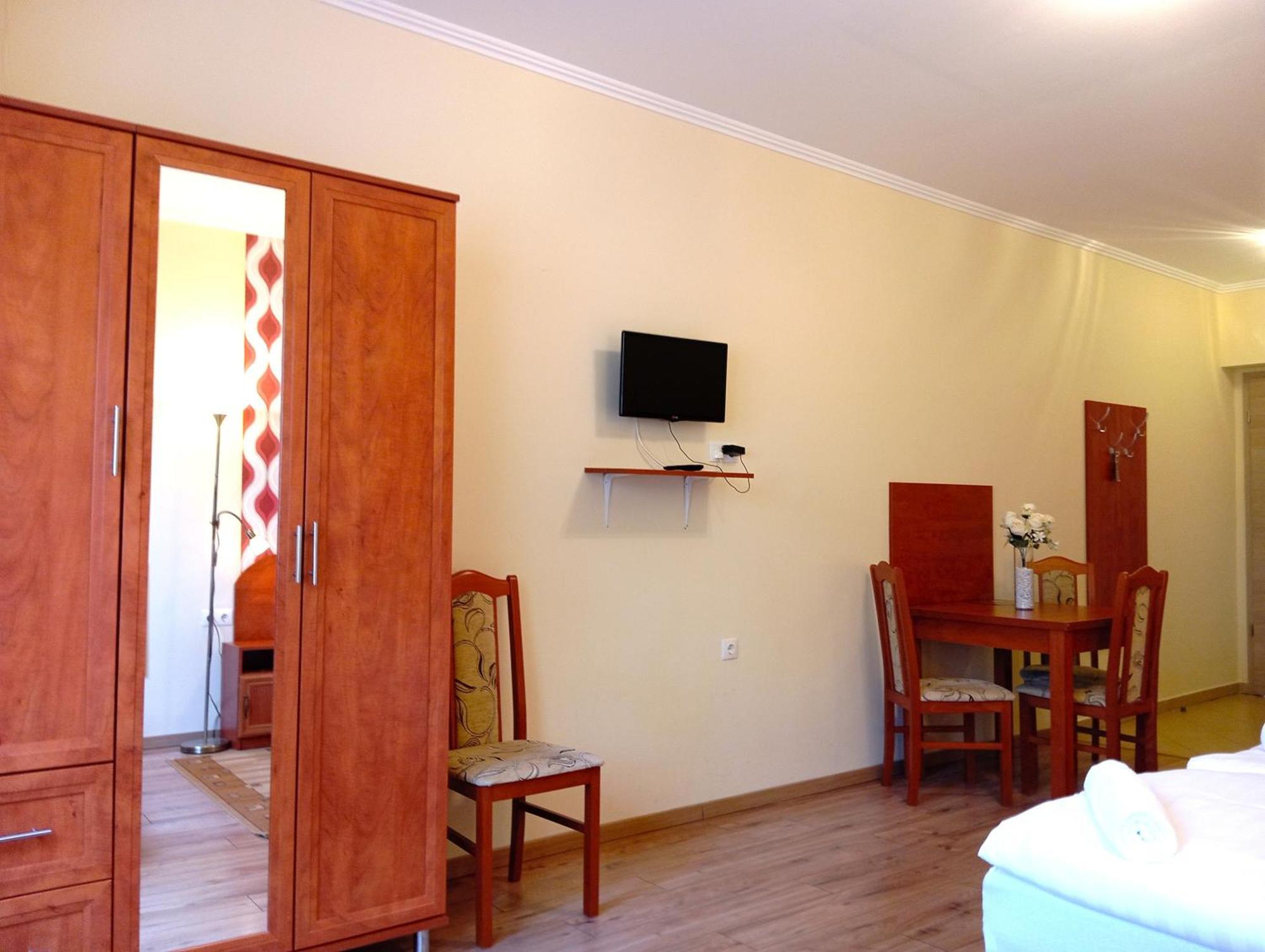 Patak-Party Apartmanok Bogacs Bagian luar foto