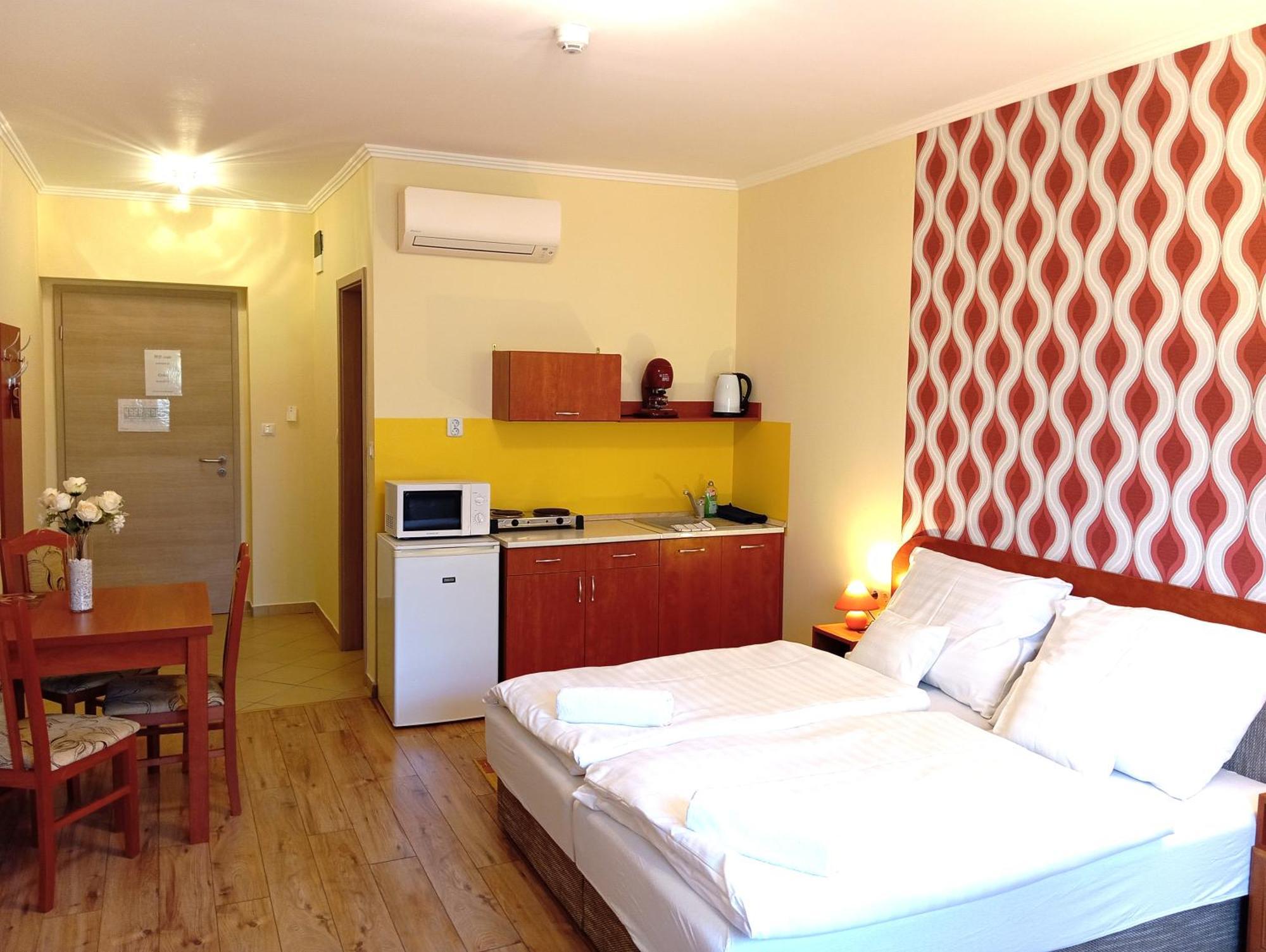 Patak-Party Apartmanok Bogacs Bagian luar foto